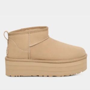 UGG Platform SIZE 7 MUSTARD SEED COLOR